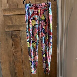CAbi Tropical joggers - Multicolor